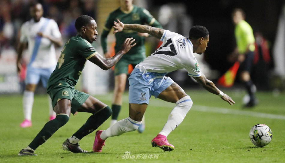 球员面临 球员面临